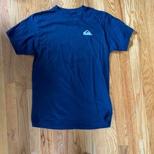 quicksilver t shirt size small in navy